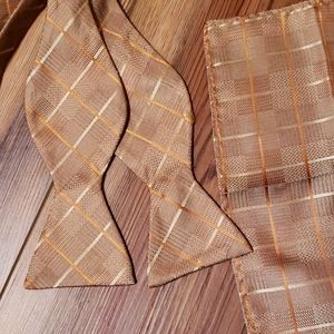 Bundle of bow-tie and pocket square